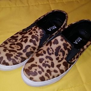 👟4/$28. Leopard loafers